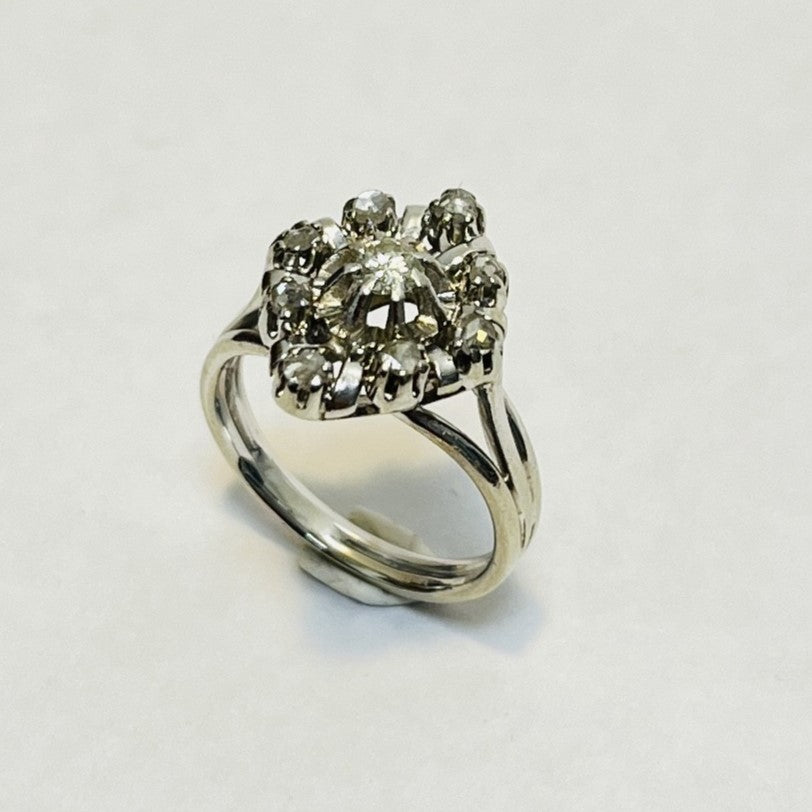 Bague marquise avec diamants