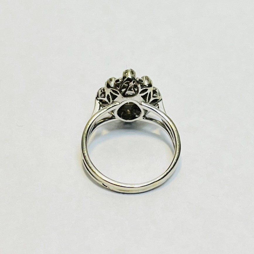 Bague marquise avec diamants