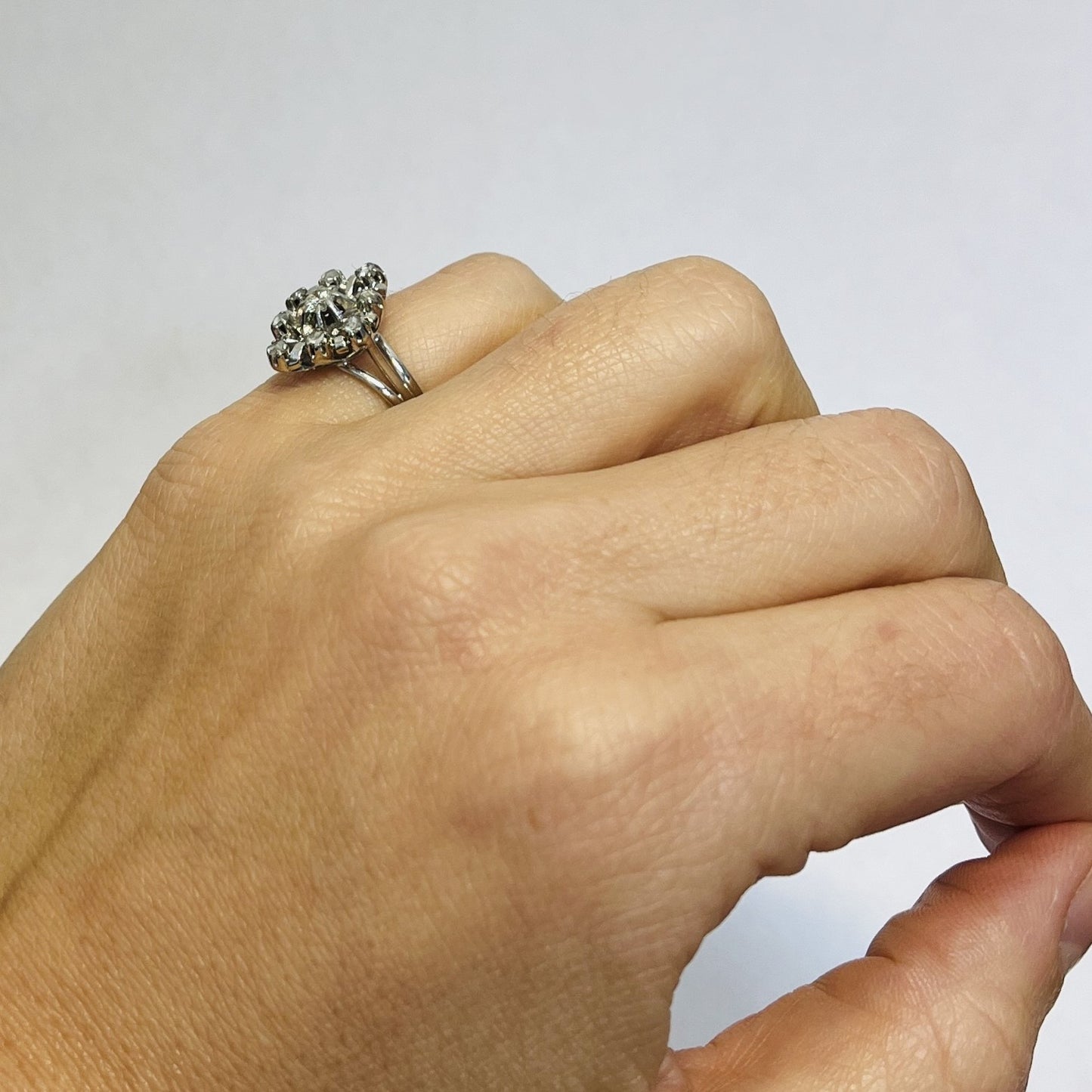 Bague marquise avec diamants