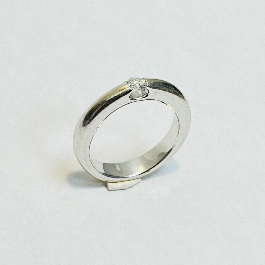 Bague or avec diamant solitaire