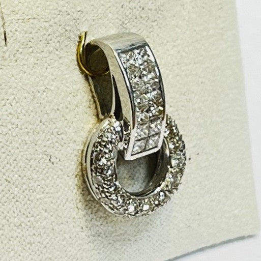 Pendentif or avec diamants