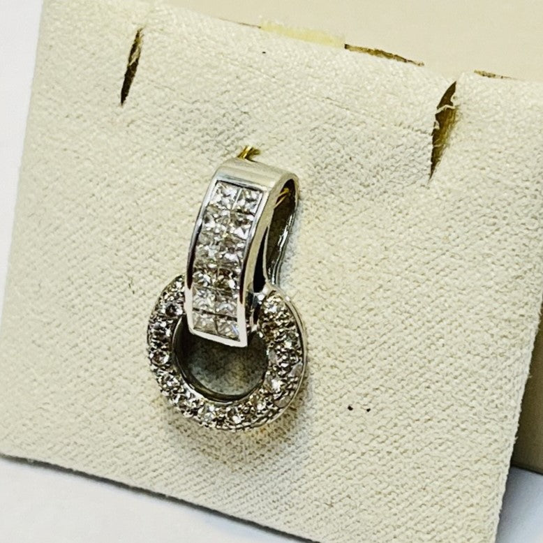 Pendentif or avec diamants