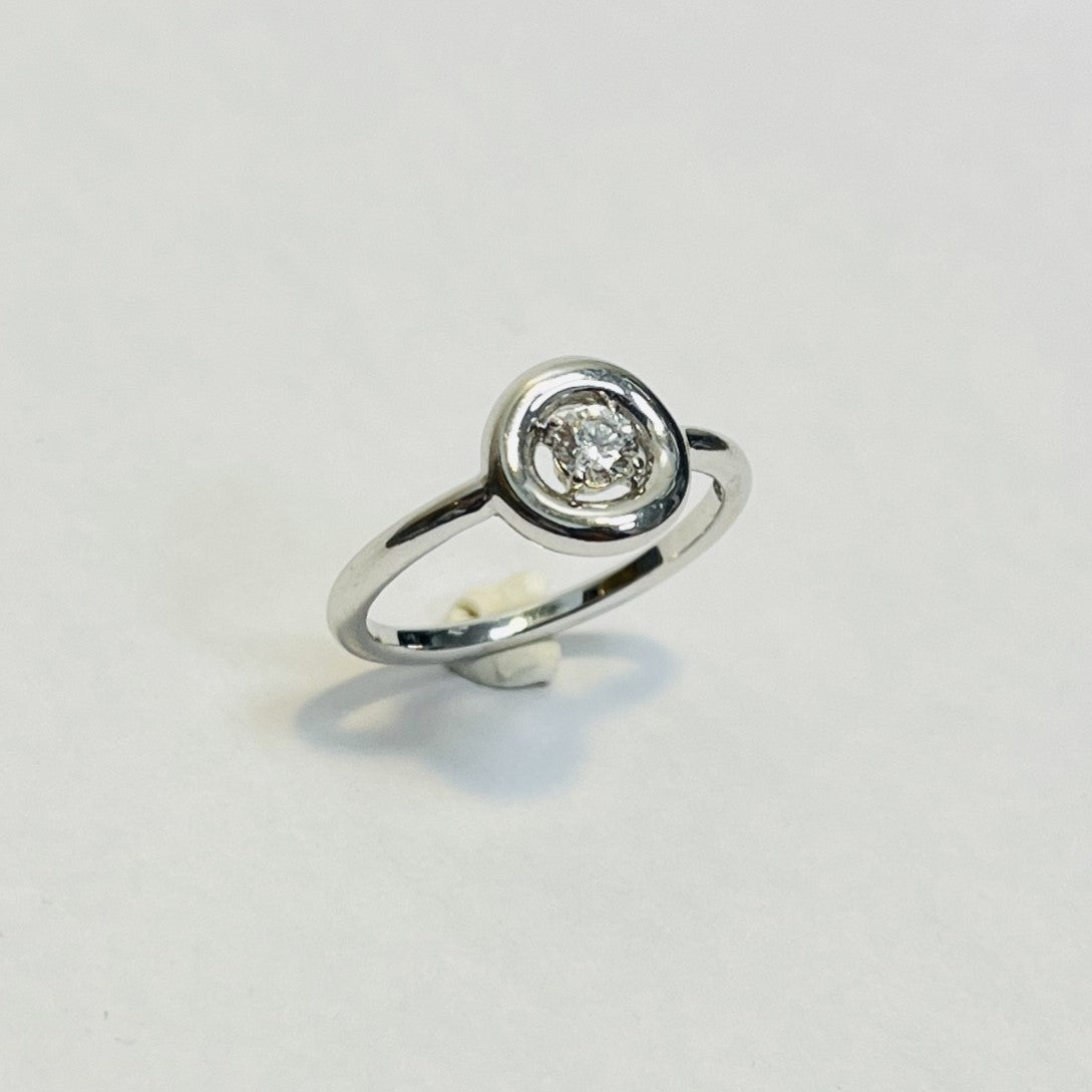 Bague or avec diamant solitaire