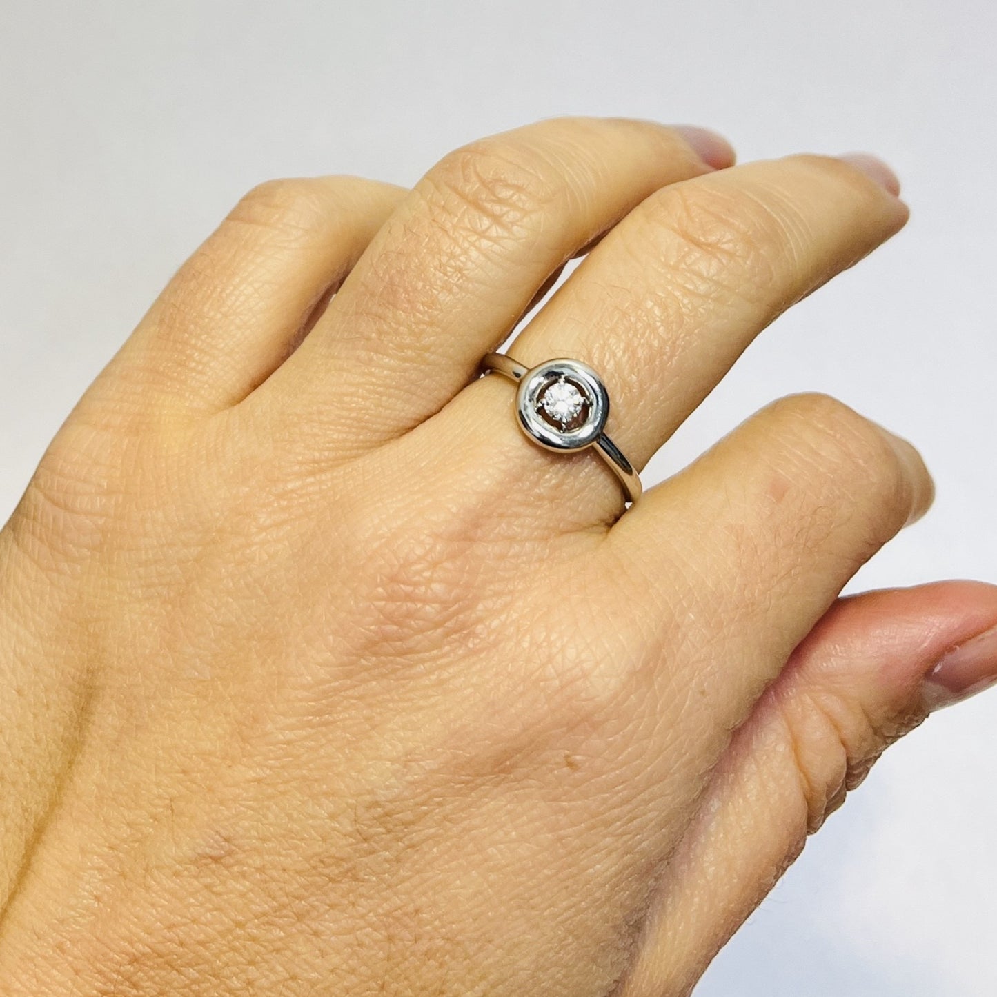 Bague or avec diamant solitaire