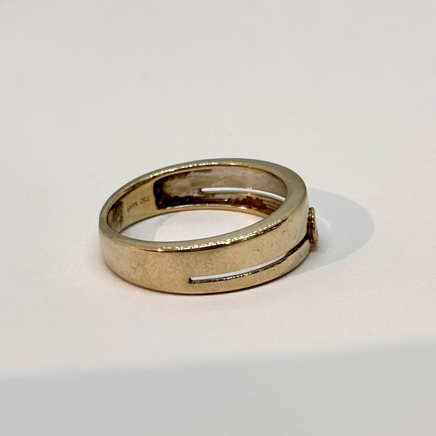 Bague or avec diamant solitaire