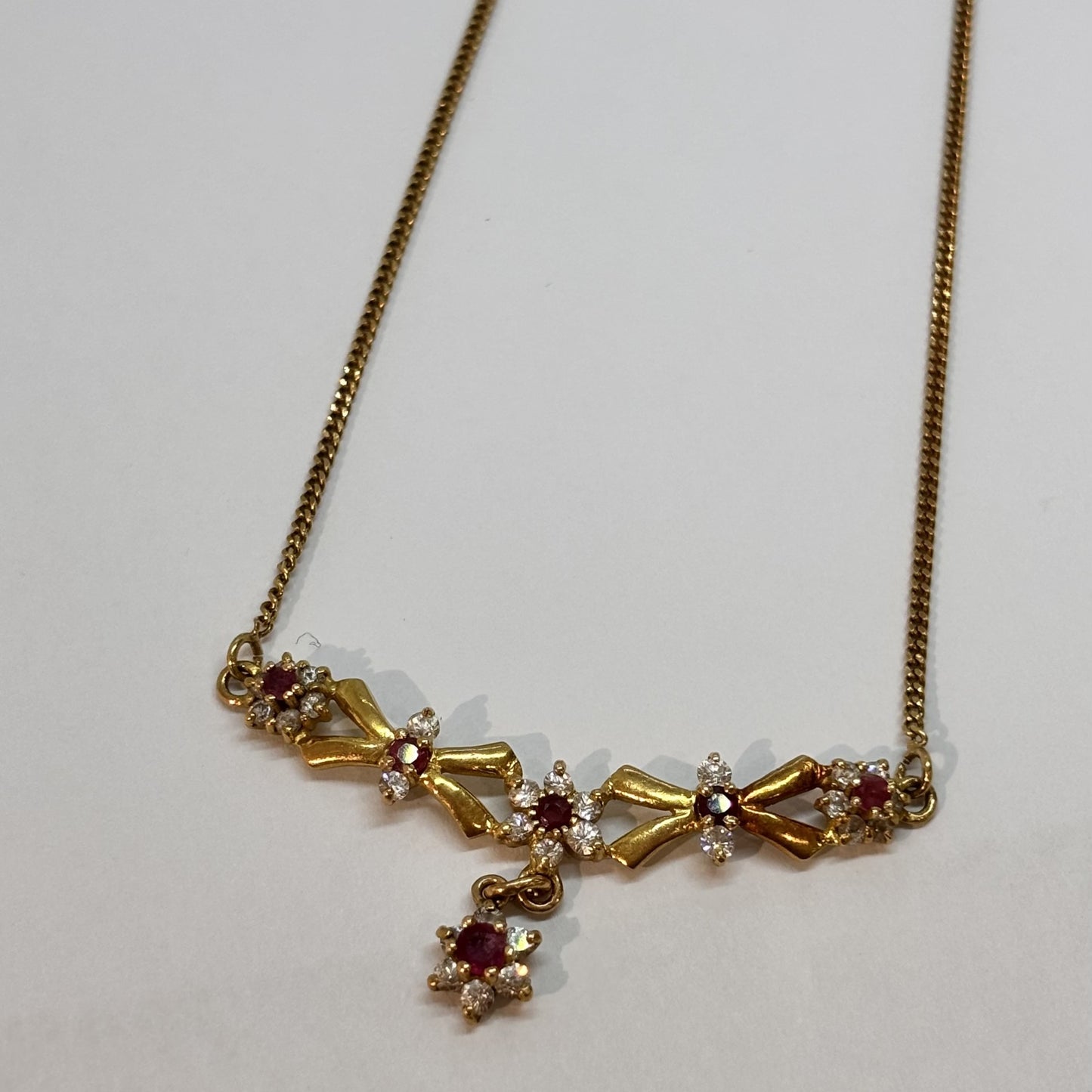 Collier Or Jaune avec Oxydes et pierres rouges