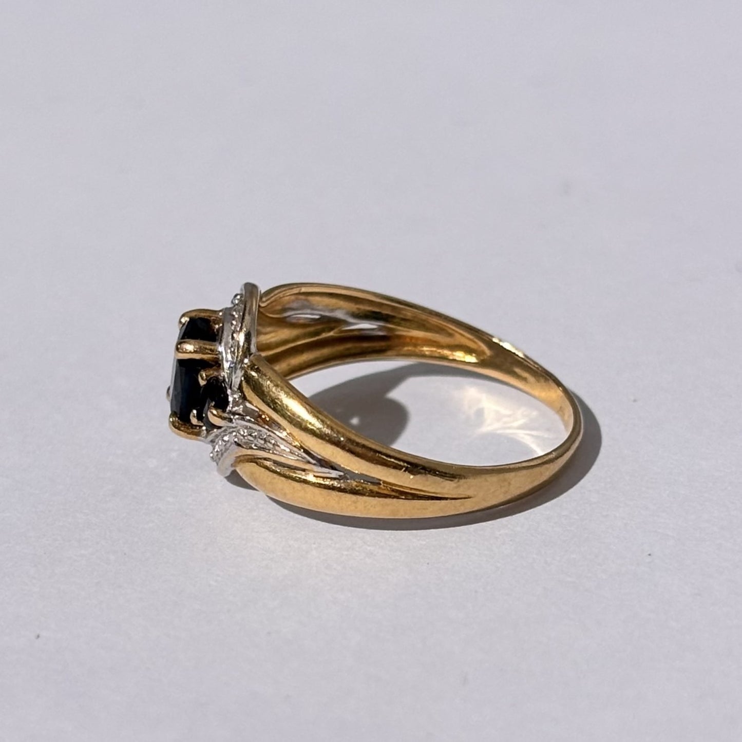 Bague en Or Jaune avec Saphir