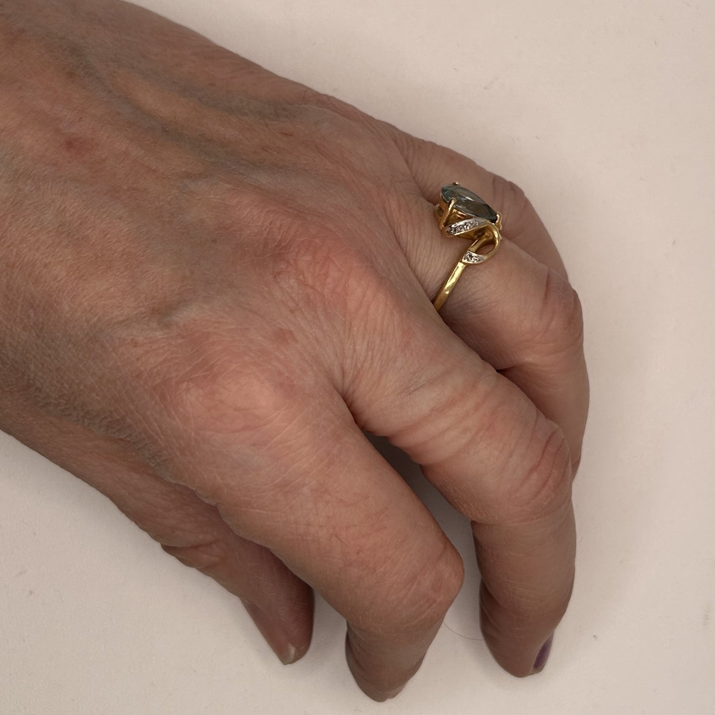 Bague or avec topaze et diamants