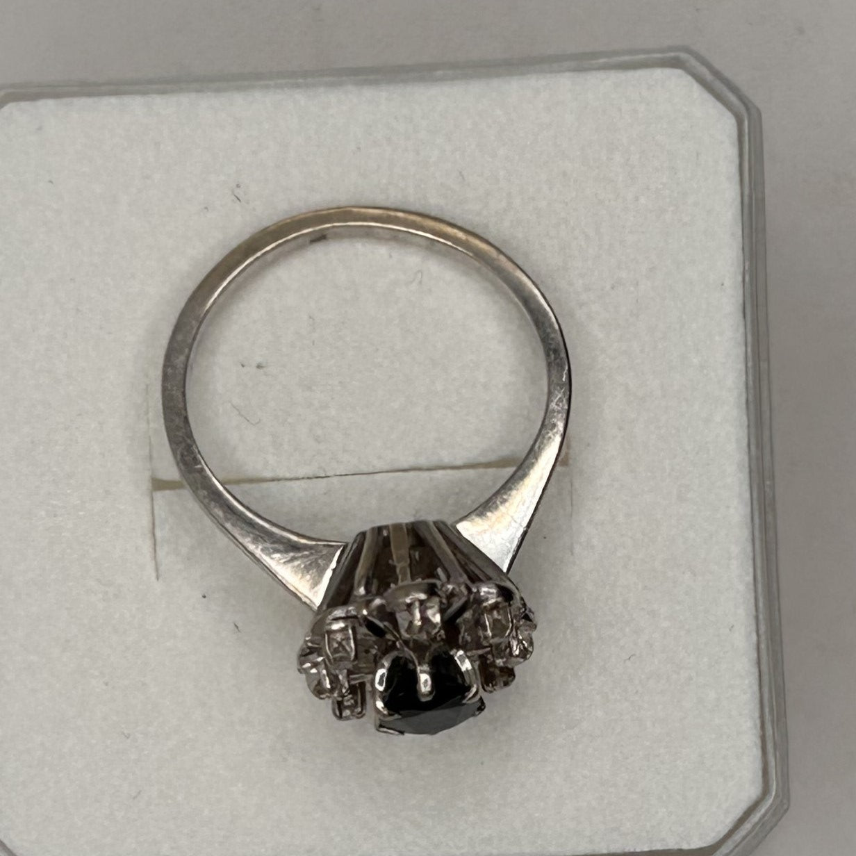 Bague marguerite or avec saphir et diamants