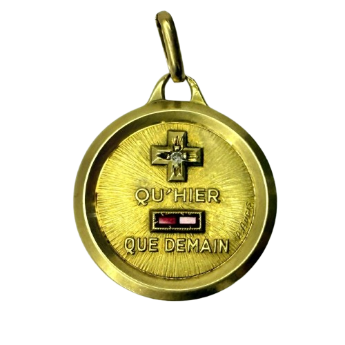 Médaille plus qu'hier moins que demain