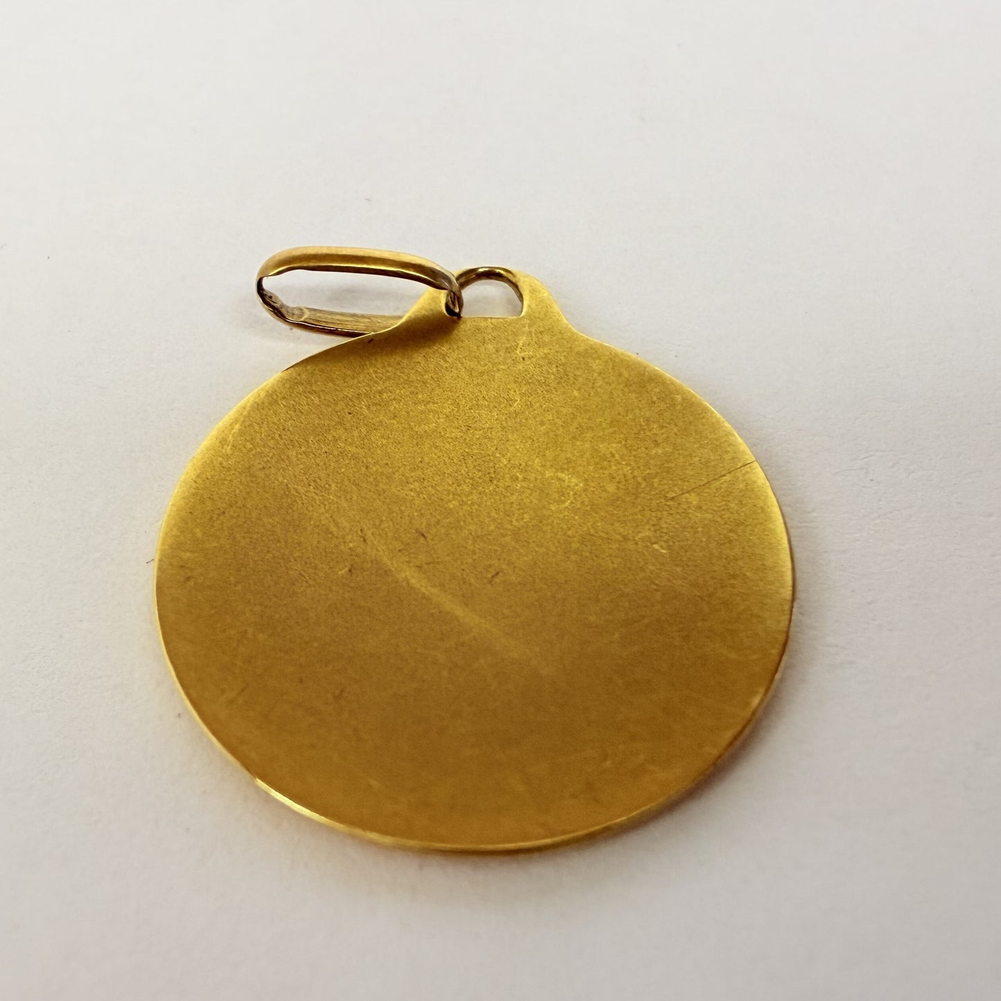 Médaille plus qu'hier moins que demain
