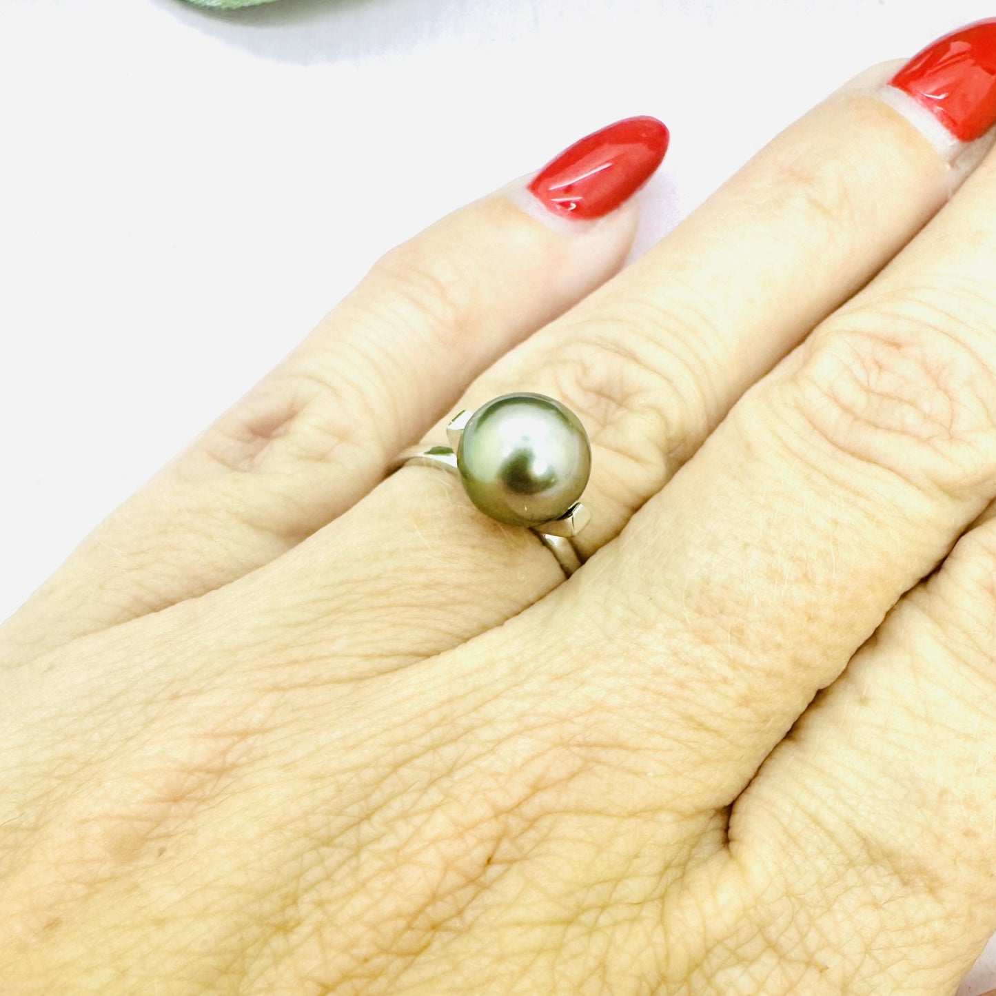 Bague en or blanc avec perles de Tahiti
