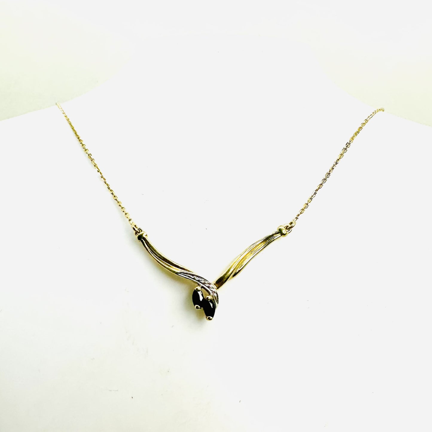 Collier Or Jaune et Saphir
