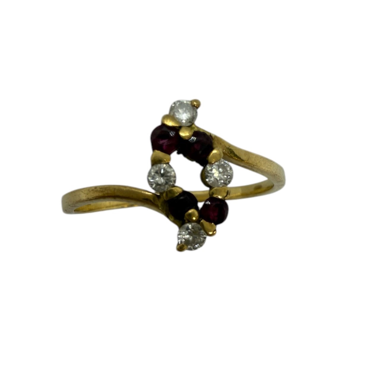 Bague en or jaune avec rubis et diamants