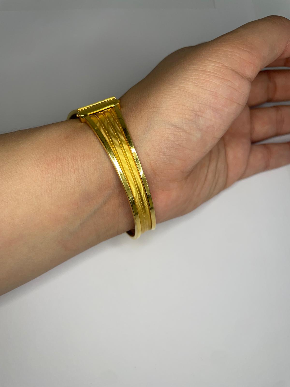 Bracelet jonc en or jaune 18 K 31 Grs