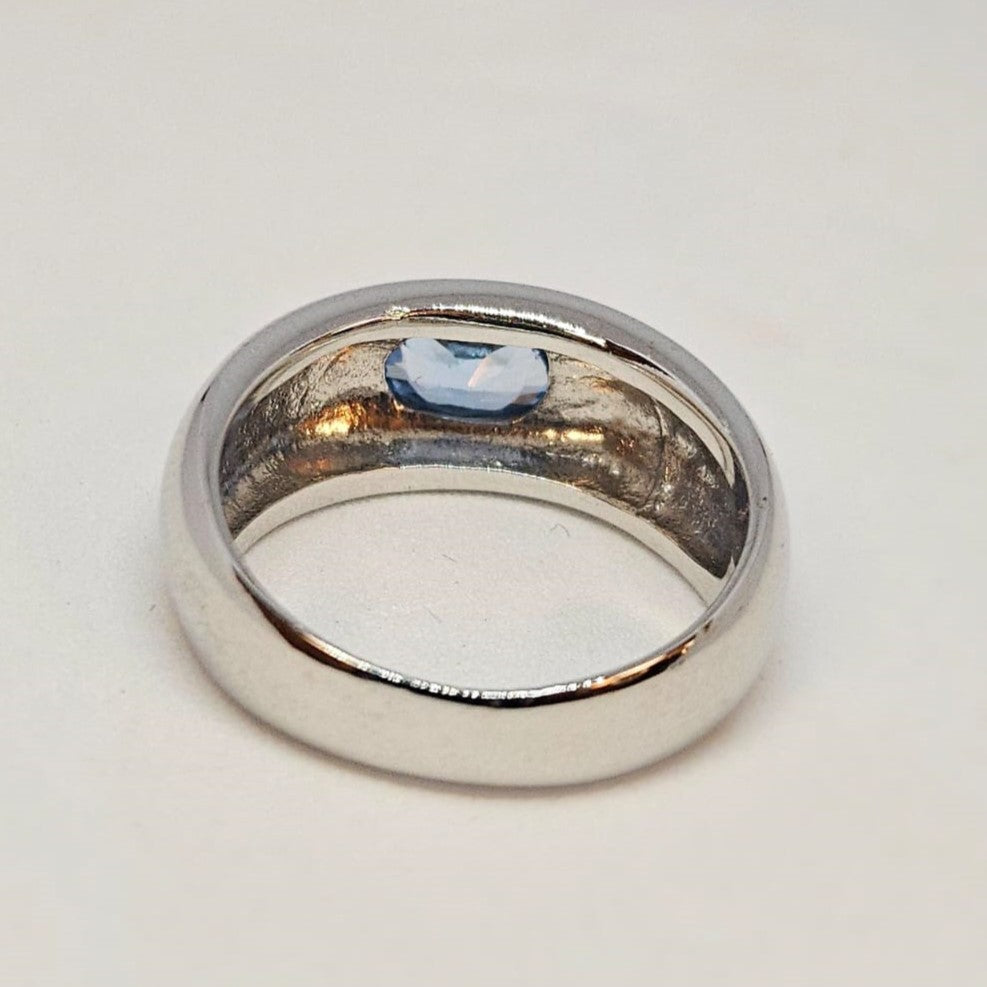 Bague en or blanc 14k avec topaze