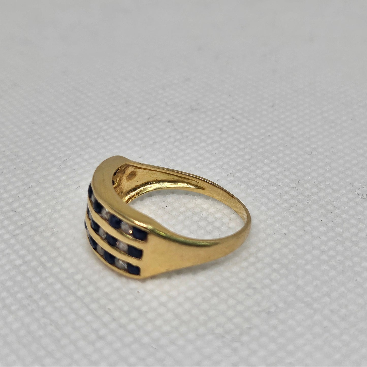 Bagues en or jaune avec saphir et diamants Taille -52