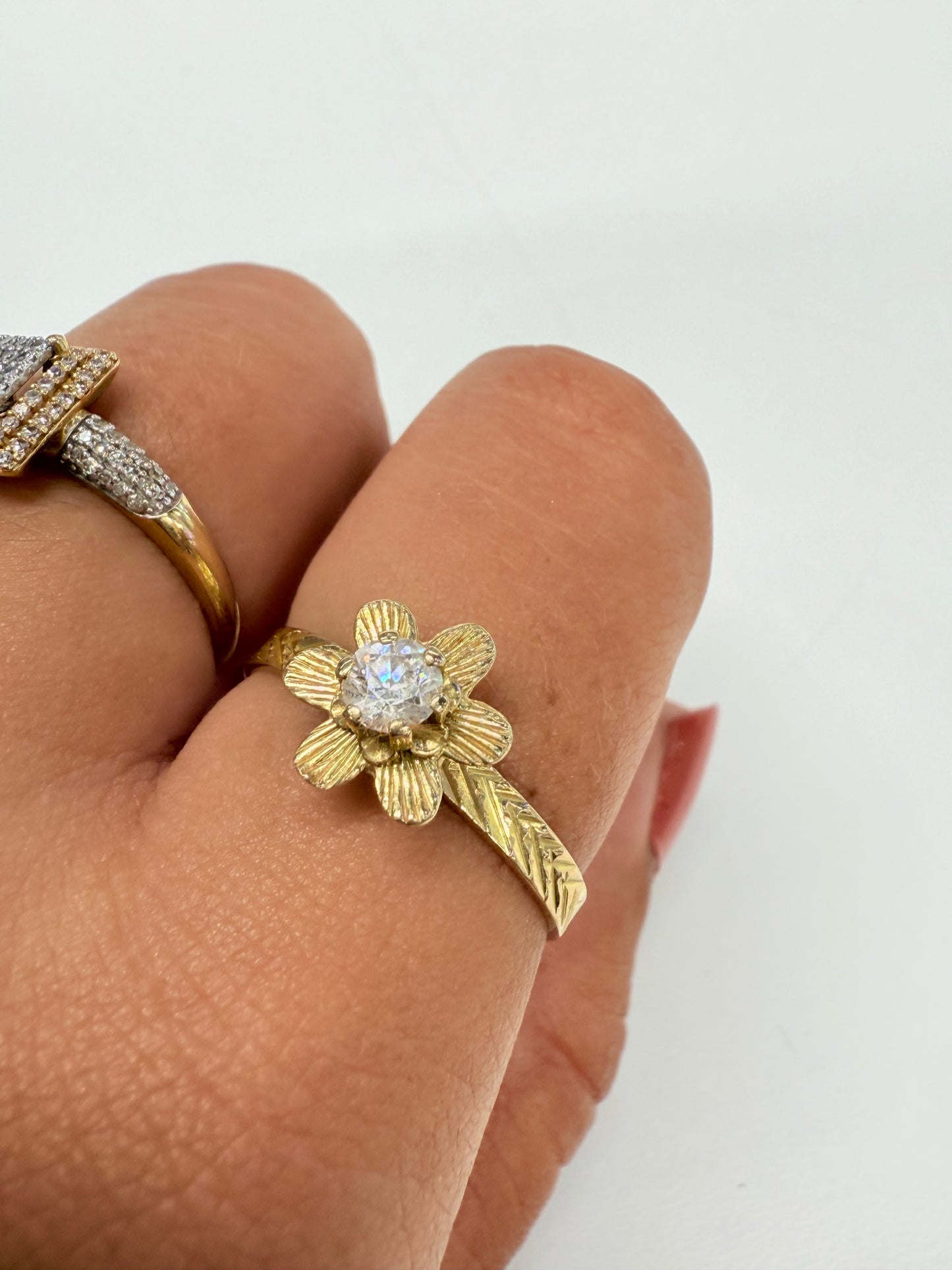 Bague Fleur en Or jaune 18k et zirconium