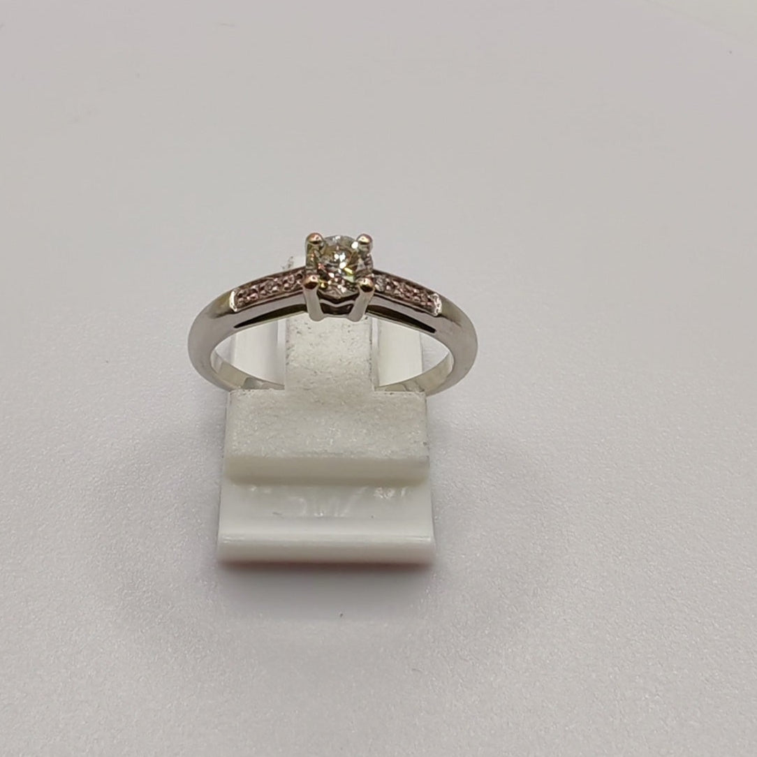 Solitaire Mauboussin en Or blanc et Diamant 0.30 carats