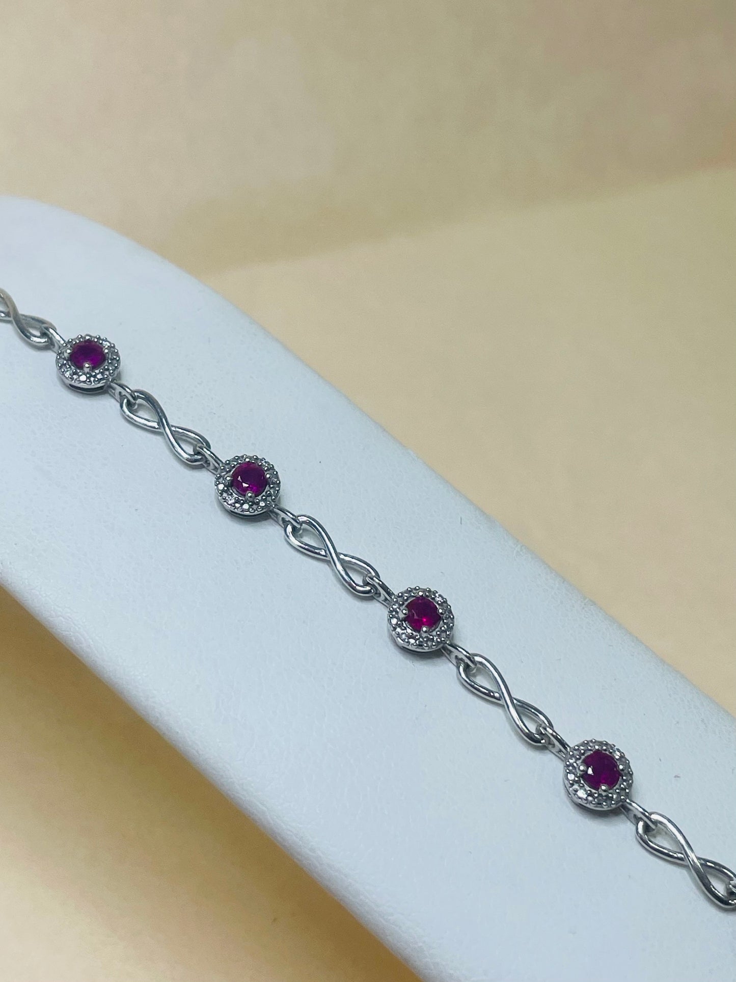 Bracelet entrelacé en or blanc 18K 5.47 Grs