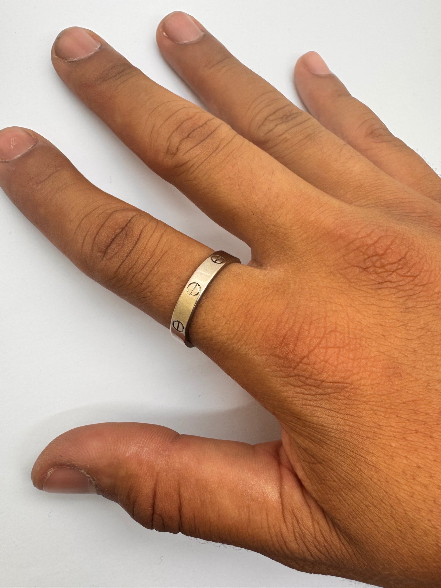 Bague Love Cartier en Or Gris 18K