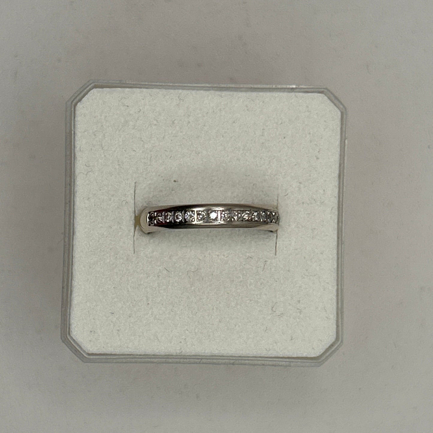Bague Demi Tour en Or Blanc 750 avec Diamants