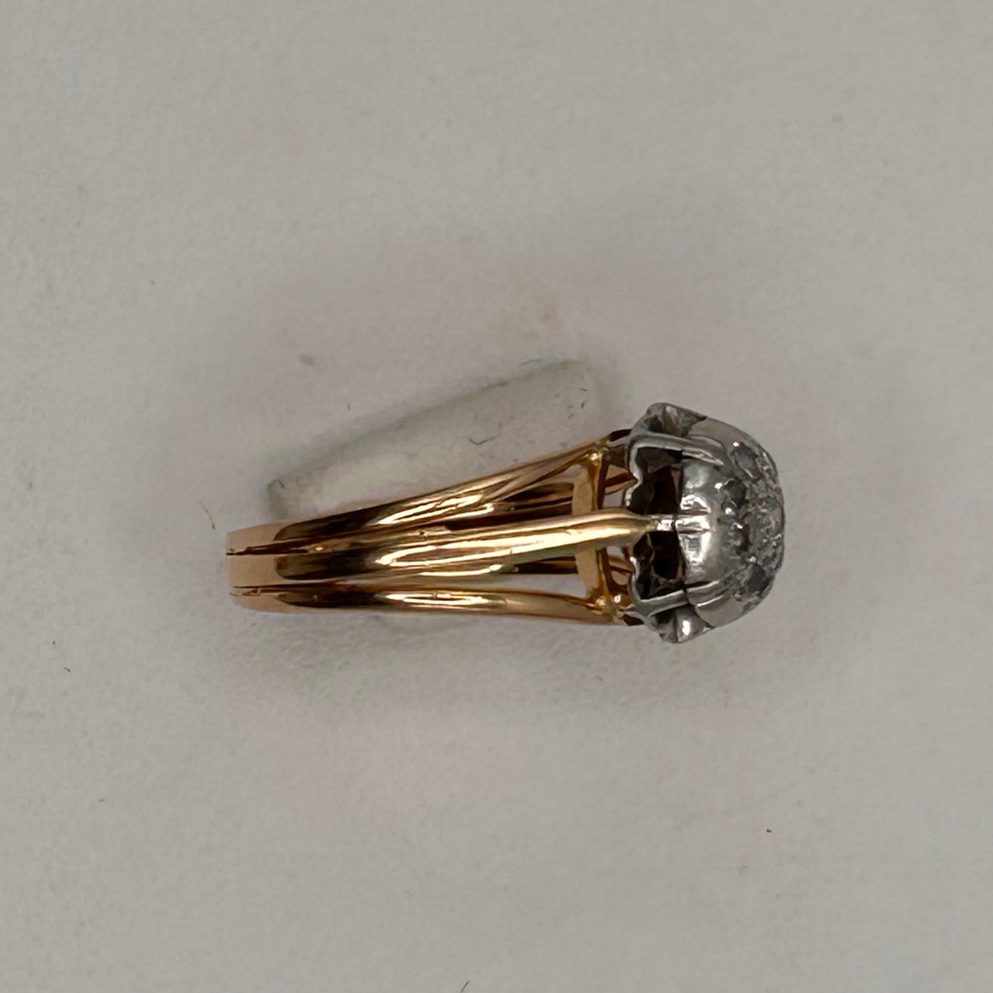 Bague ancienne en or jaune avec diamants 18K Taille-48