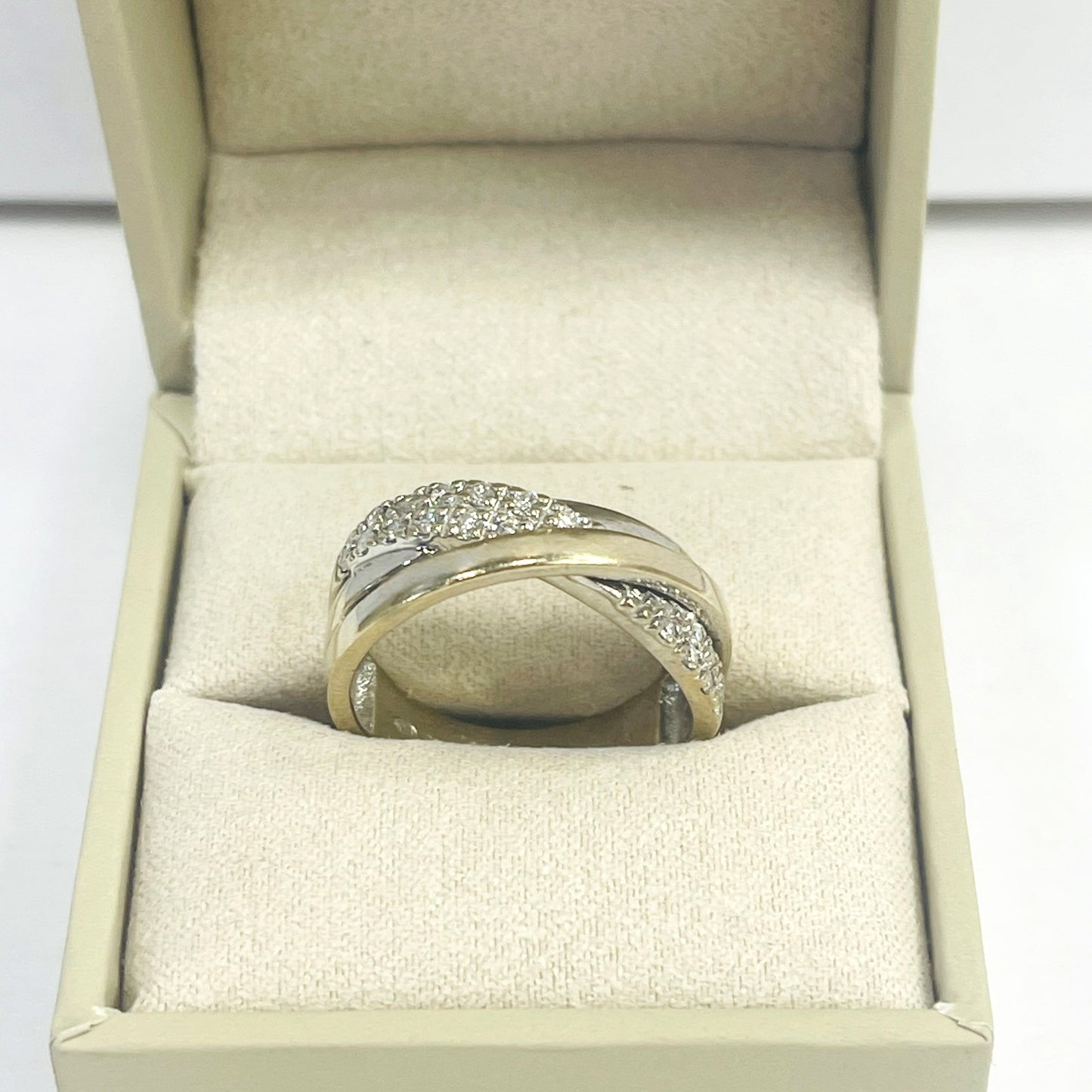 Bague Or Blanc 18K avec Diamants 5.70 Grs - Taille 54