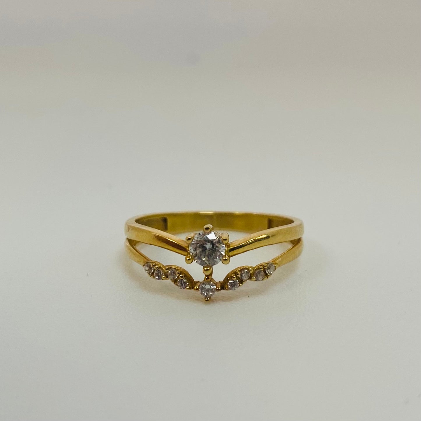 Bague Or Jaune 18K avec 10 Oxyde de Zirconium