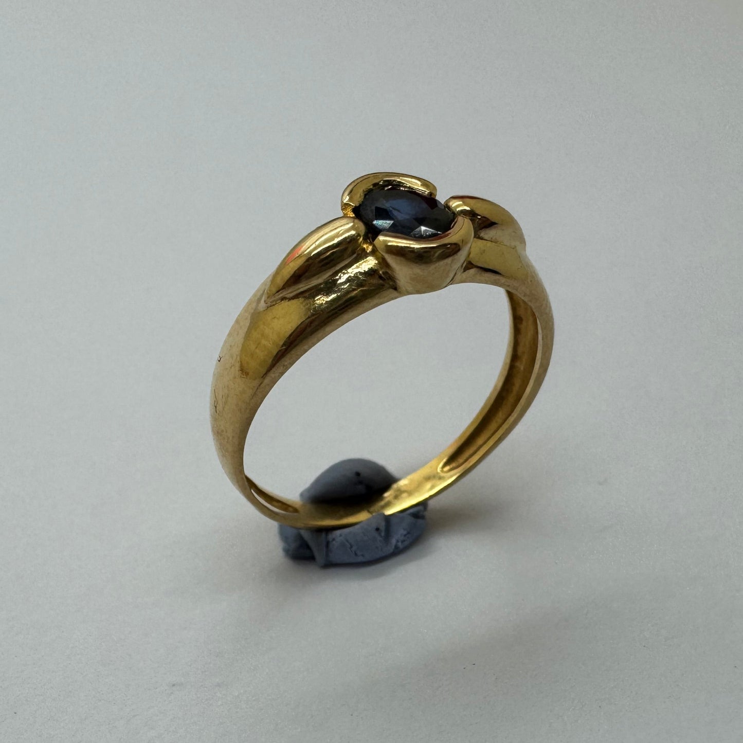 Bague en Or Jaune 18K avec Saphir T53