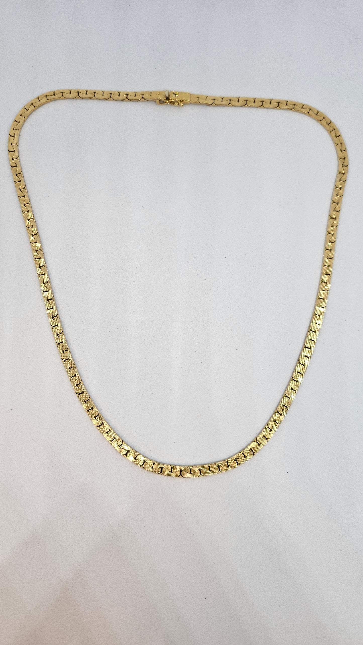 Collier Ras du Cou en Or Jaune 18k Haricot Plat