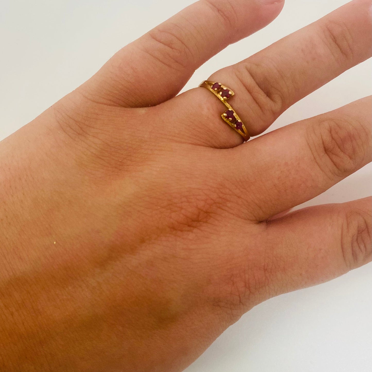 Bague en Or avec 4 Pierres Roses