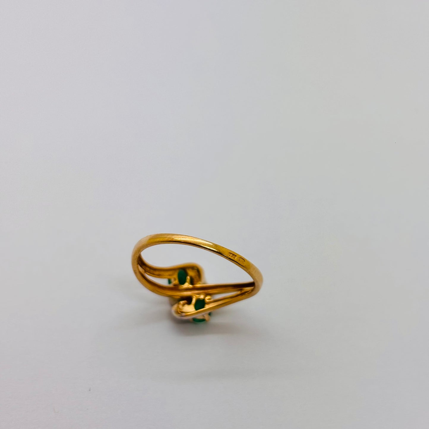 Bague en Or 18K avec 2 Émeraudes – T 53