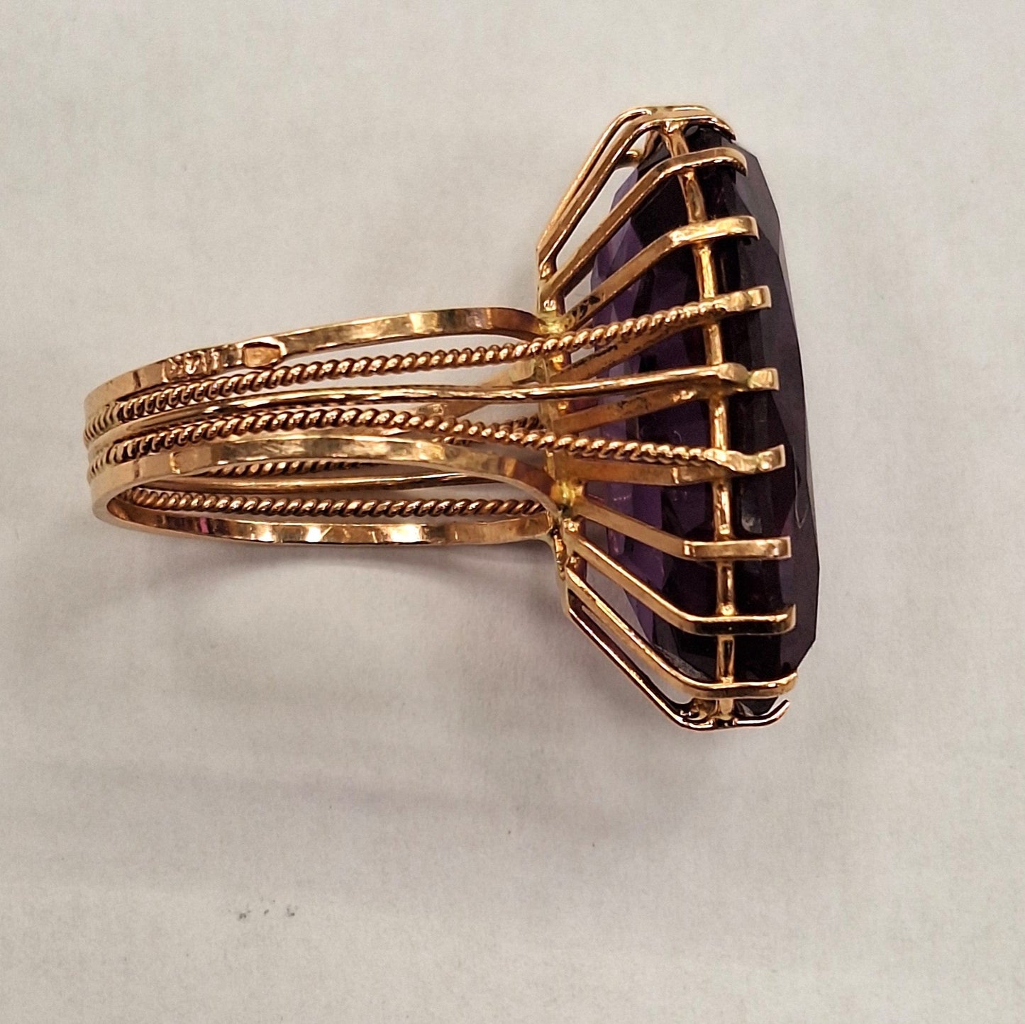 Bague en Or Jaune 14K avec Améthyste Naturelle