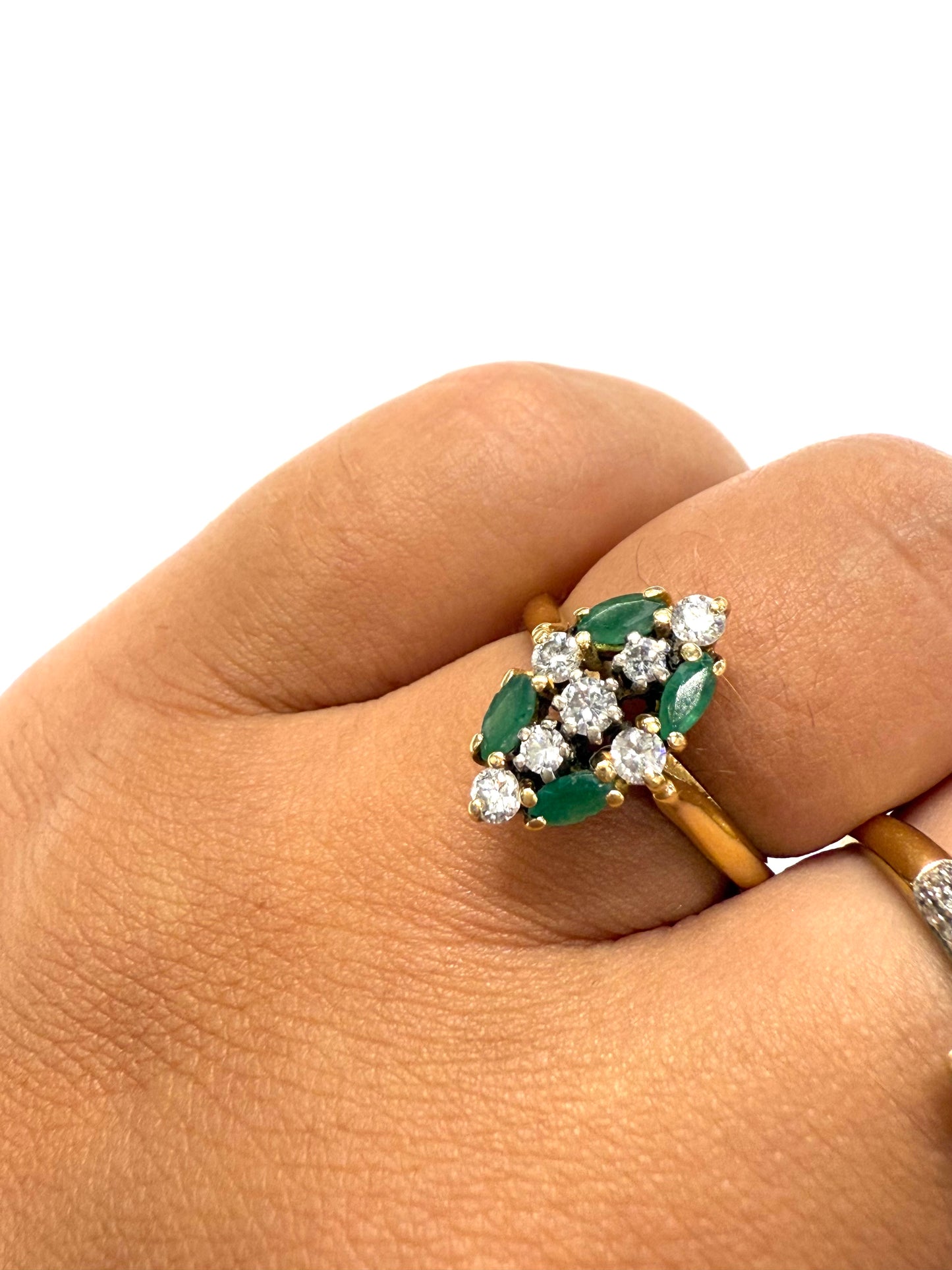 Bague en Or jaune 18k avec diamants et émeraudes