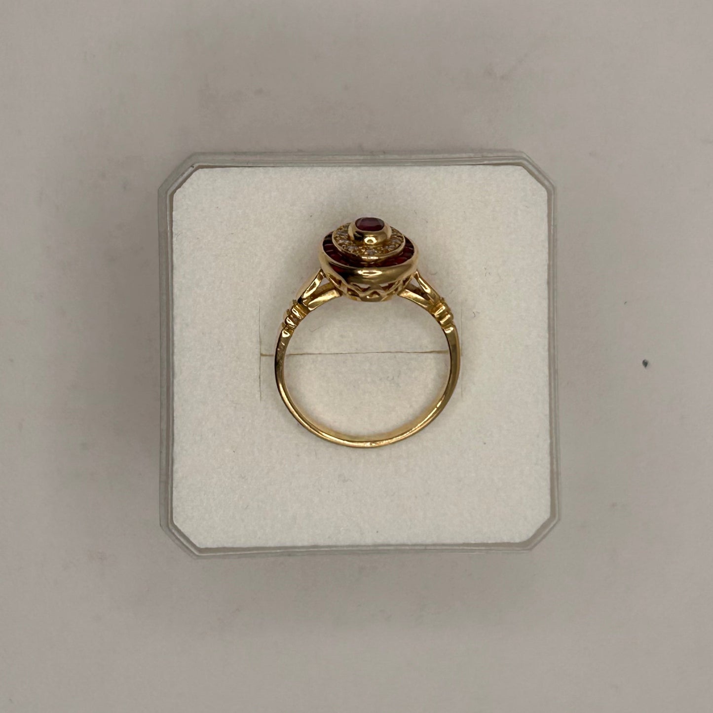 Bague en Or Jaune 18K avec Rubis et Diamant