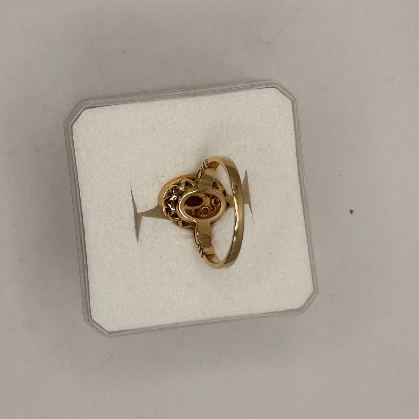 Bague en Or Jaune 18K avec Rubis et Diamant