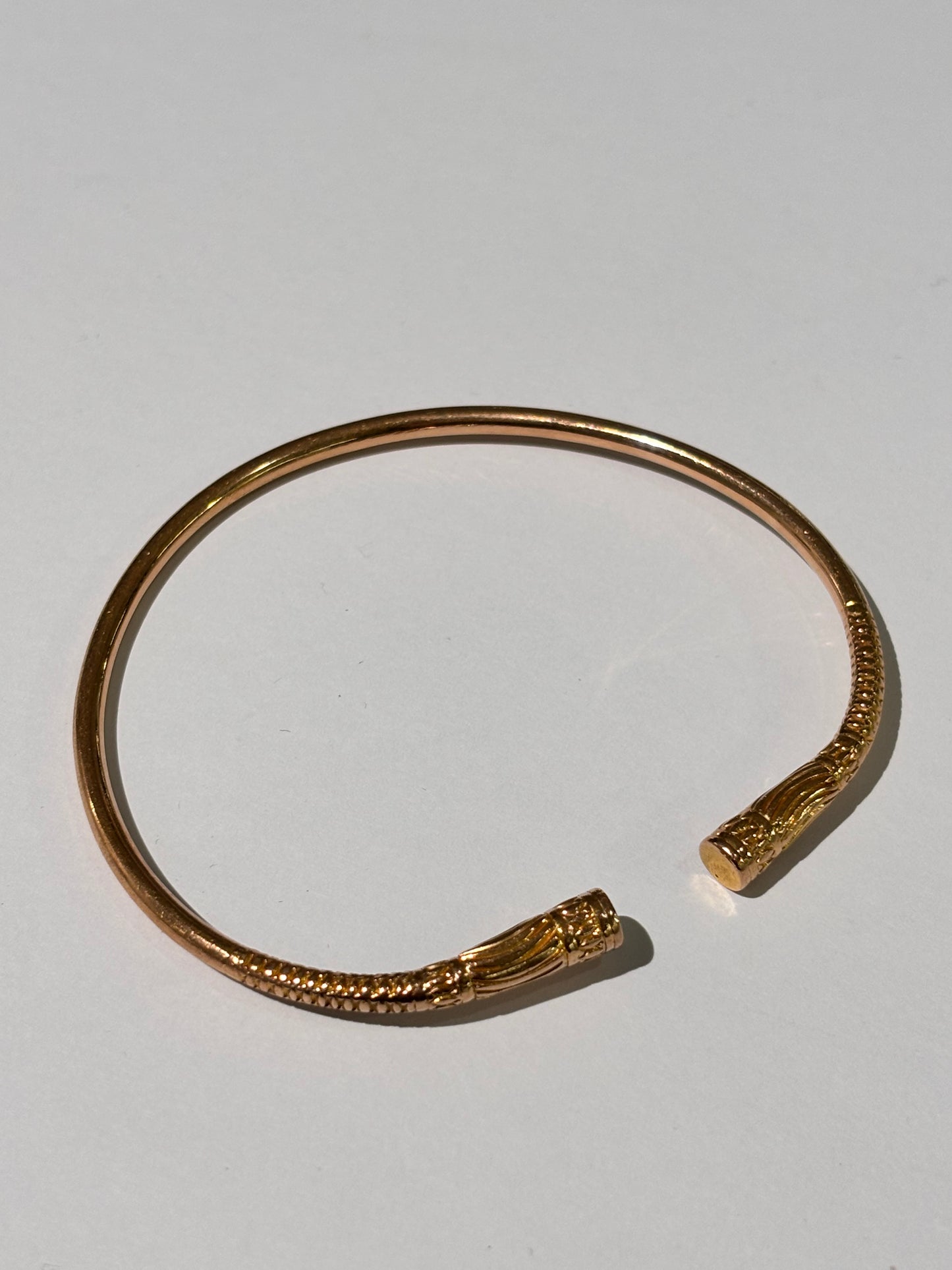 Bracelet Jonc en Or Jaune 18 Carats avec Tourmaline