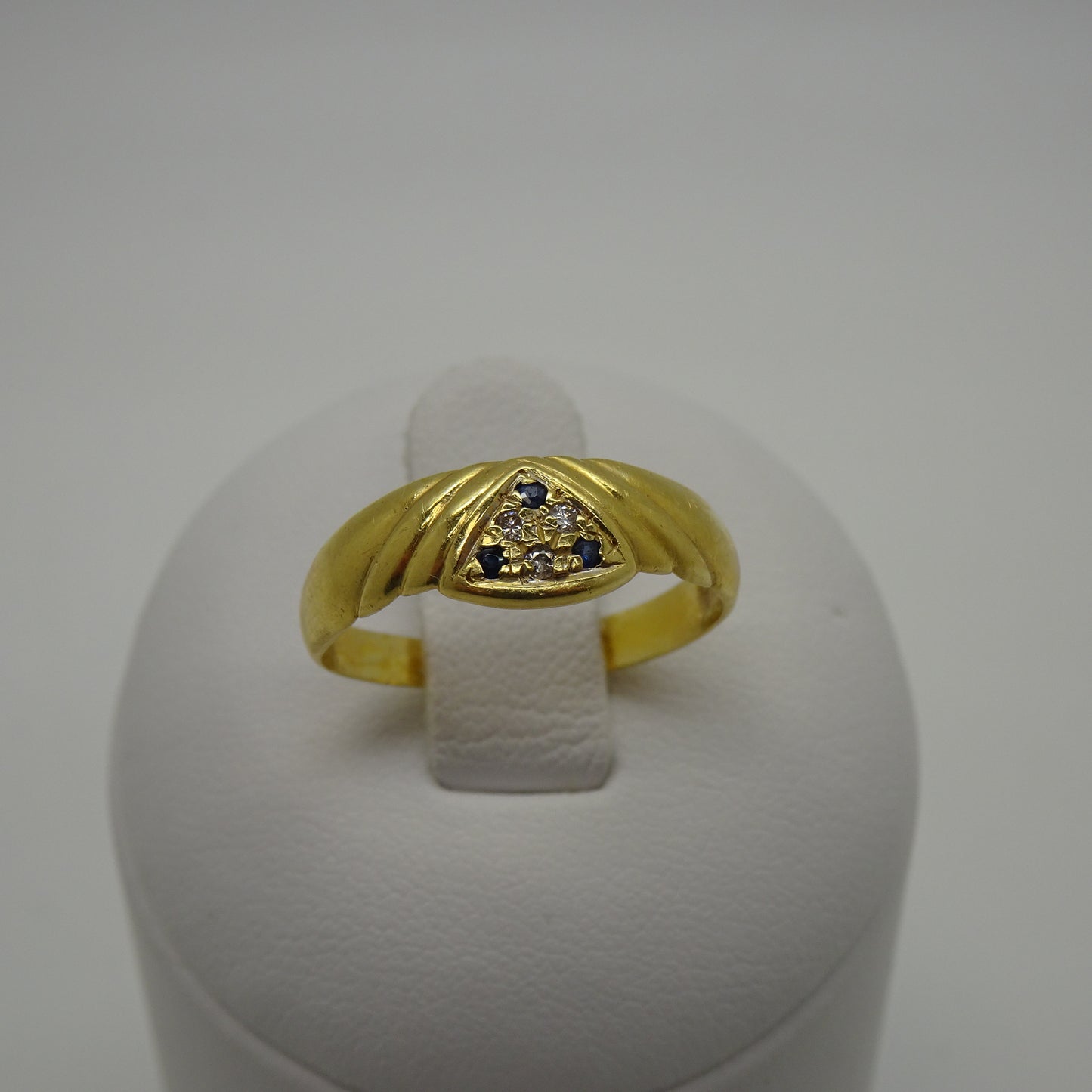 Bague Diamants et Spinelle Bleu en Or Jaune 18K