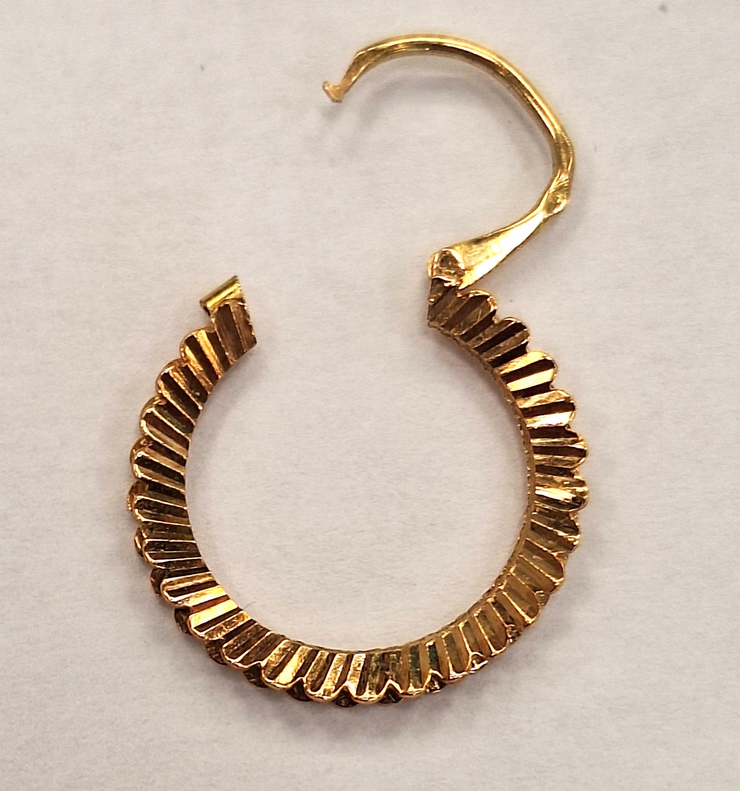 Boucles d'oreilles créoles or jaune 18K