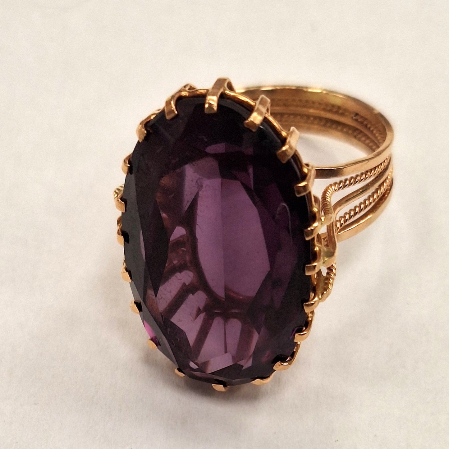 Bague en Or Jaune 14K avec Améthyste Naturelle