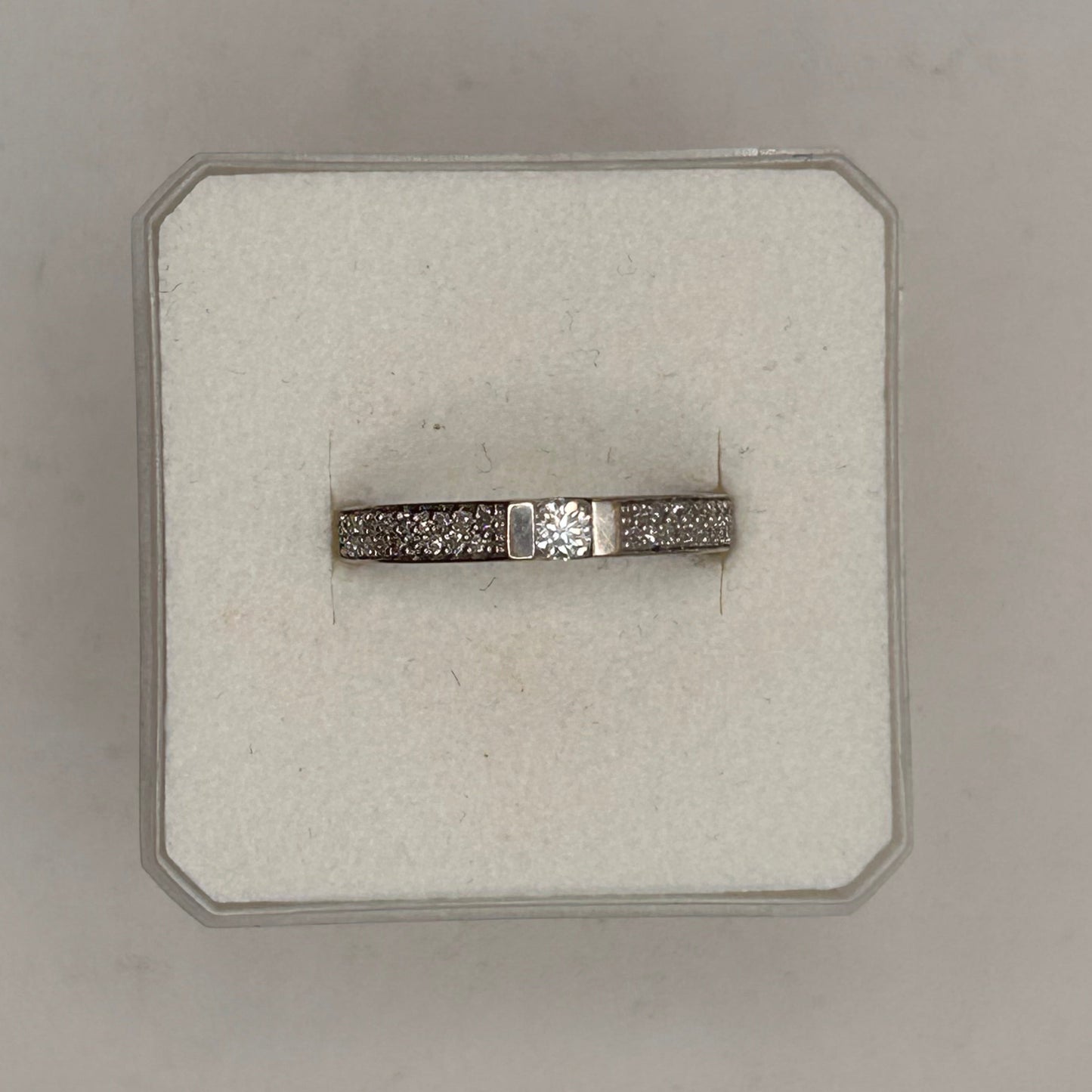 Bague Alliance Diamantée en Or Blanc 18K