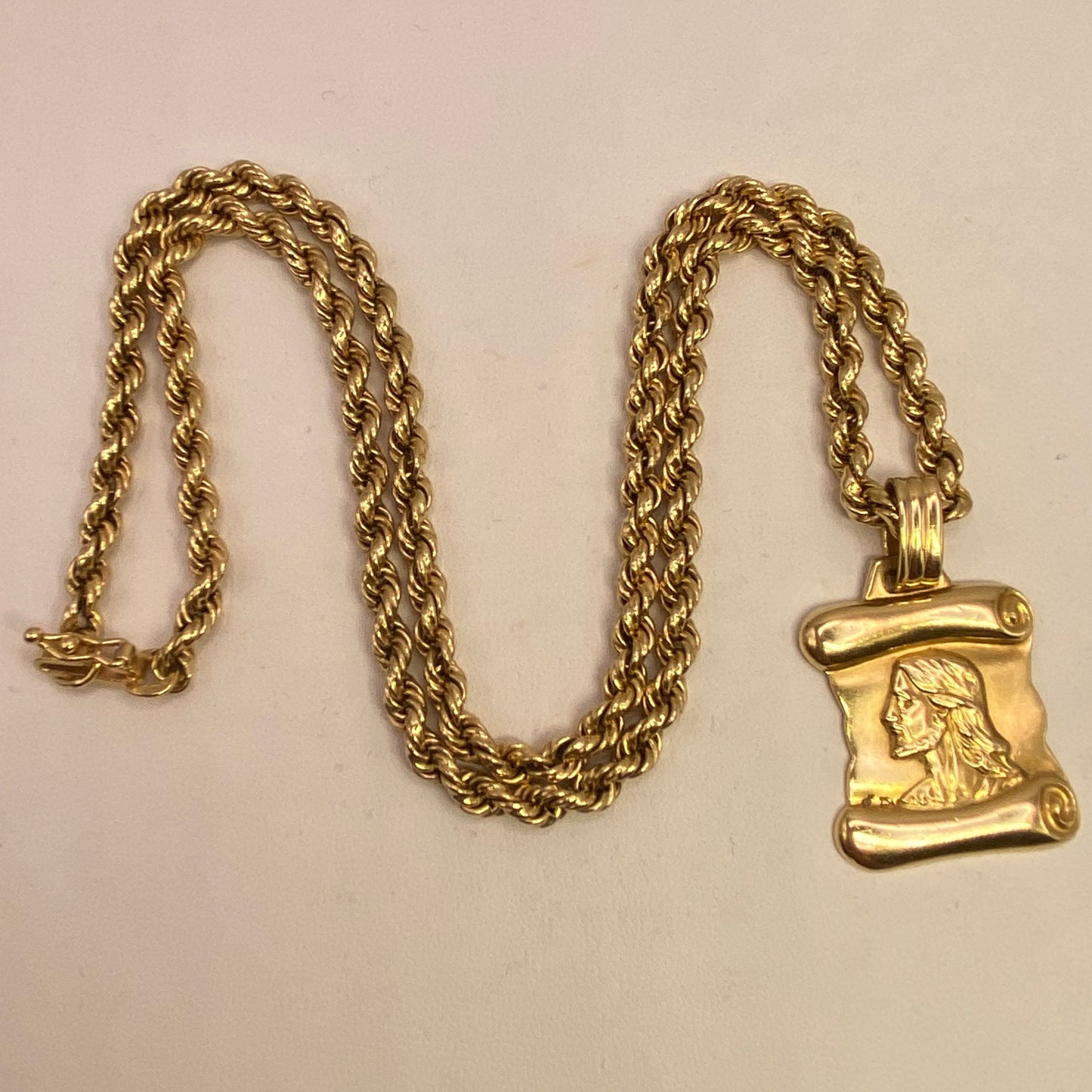 Collier Ras du Cou en Or Jaune 18K - 24.08g