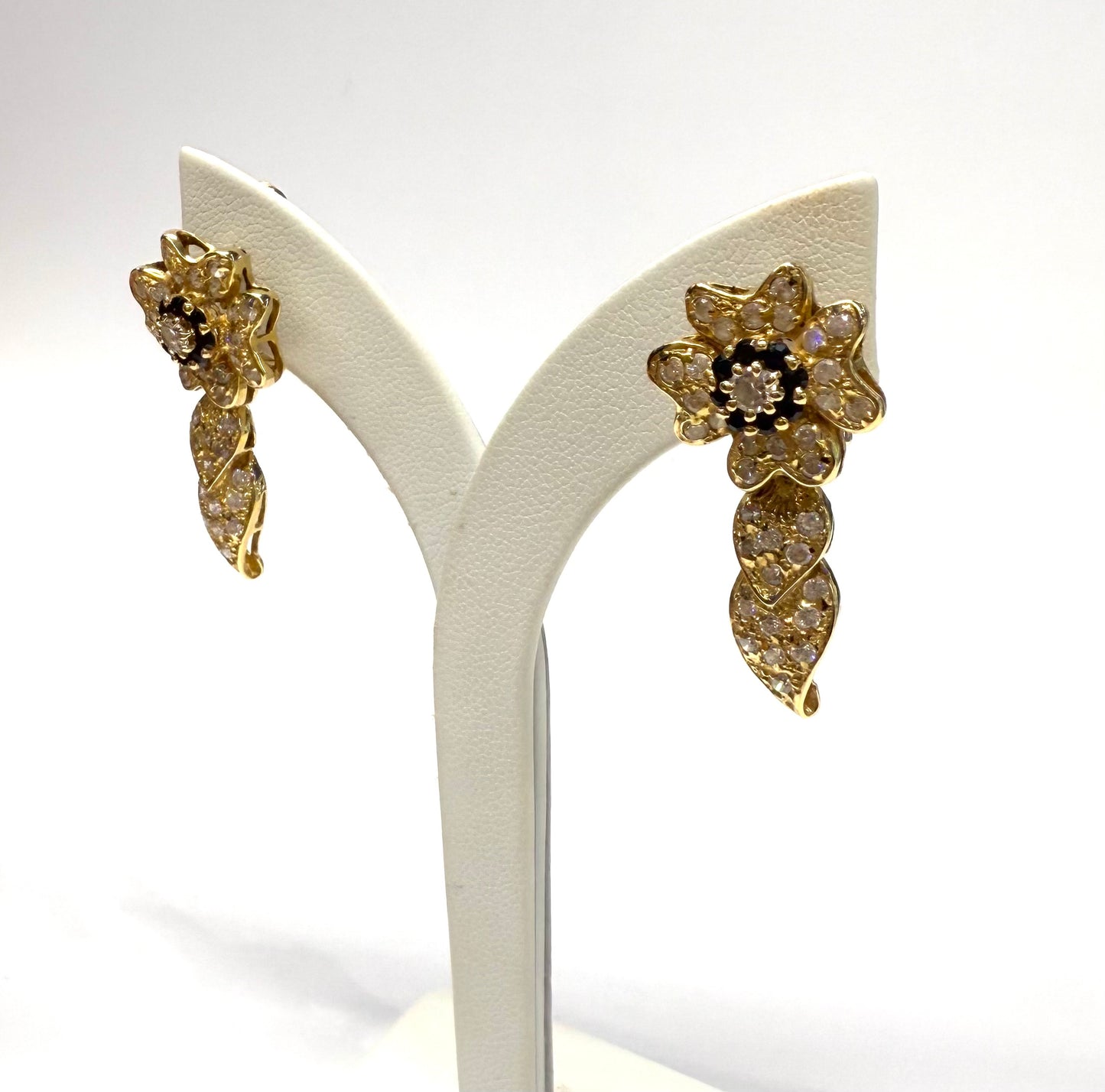 Boucles d'oreilles Dormeuses en Or Jaune 18k 11.09 Grs