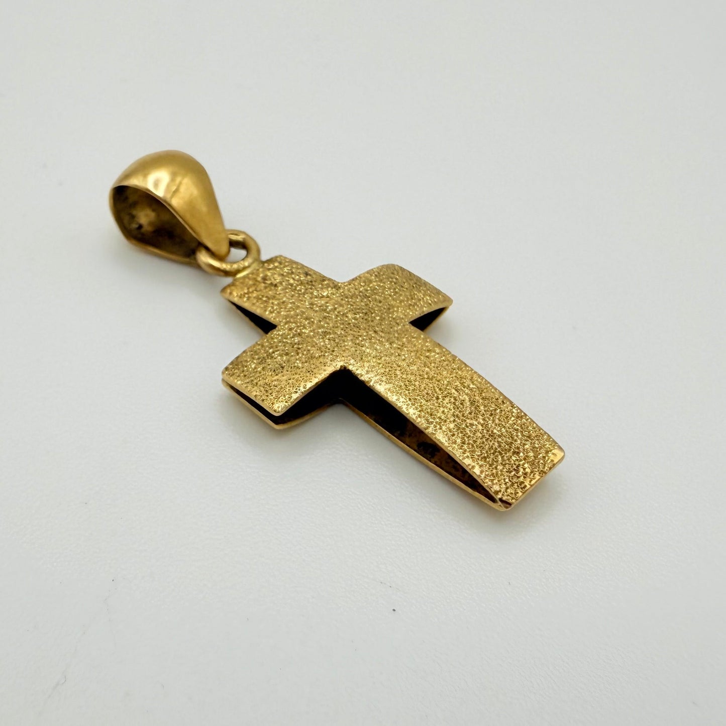 Pendentif Croix en Or Jaune 18K 1.97 Grs