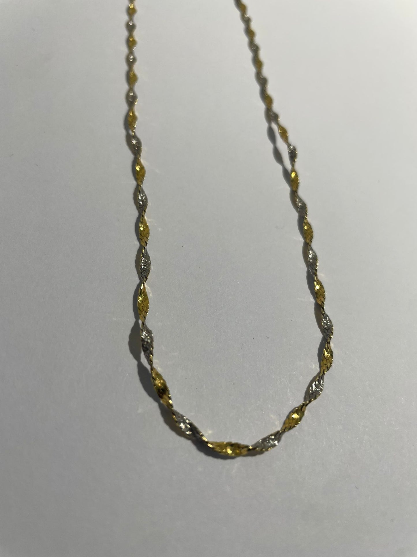 Collier Ras du Cou en Or Jaune et Blanc 18K 4.33 Grs