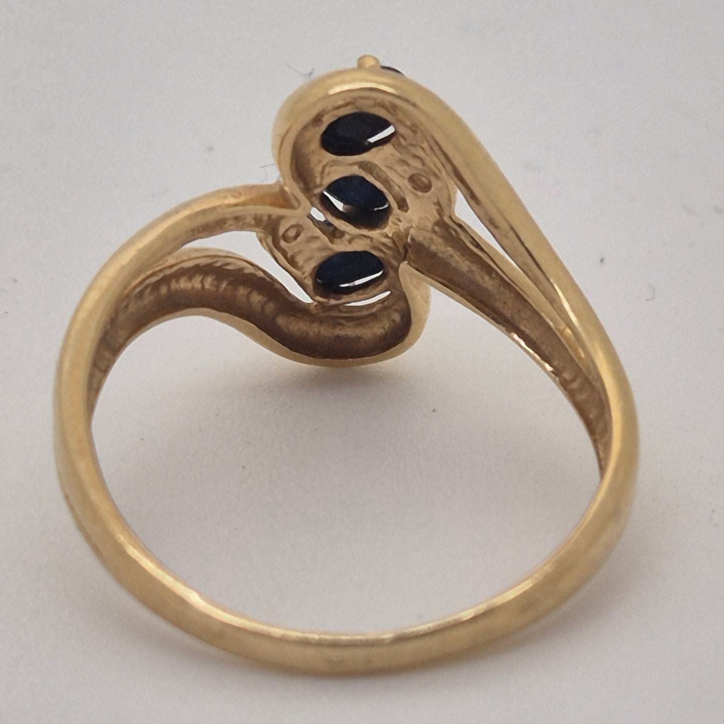 Bague en Or jaune 18k avec saphirs