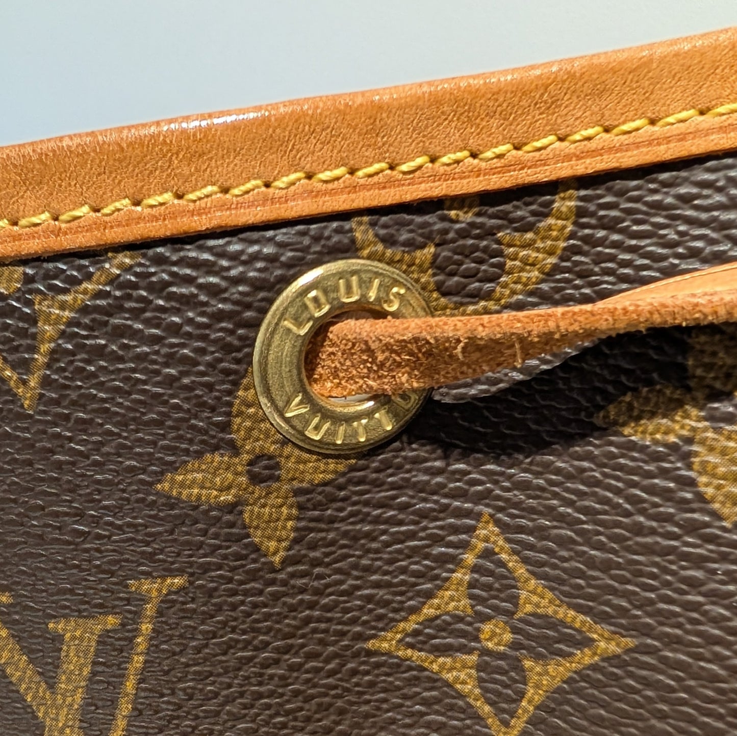 Sac seau Louis Vuitton Noé en cuir en Bon état général