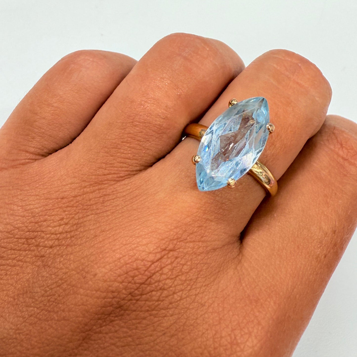 Bague Marquise Or Jaune 18K avec Aigue Marine 5.57 Grs - Taille 58