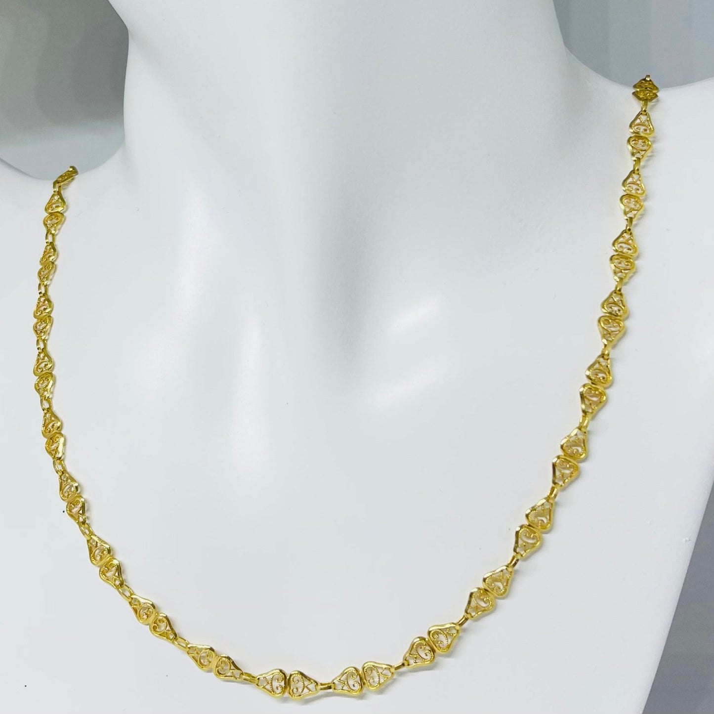Collier en Or Jaune 18 Carats Filigrane 68 cm